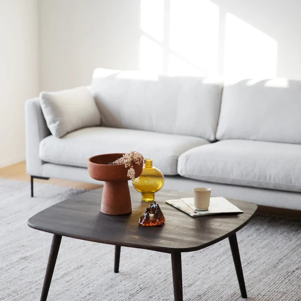 Rowico Corwin 3 seater light beige Tompkins coffee square table kuva