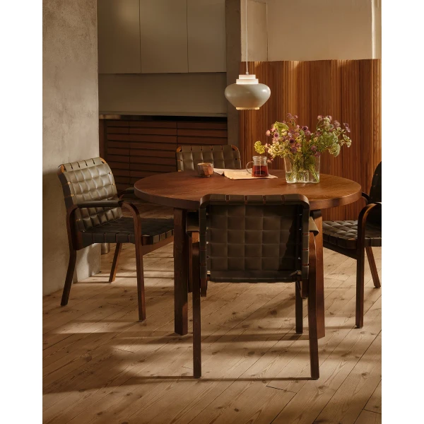 Artek Crafted Through Time in situ dining capsule Armchair 45 envy olive leather A333 table 91 walnut kuva
