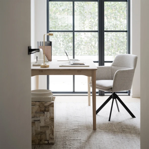 123222 123128 b mb Markham gladstone armchair image