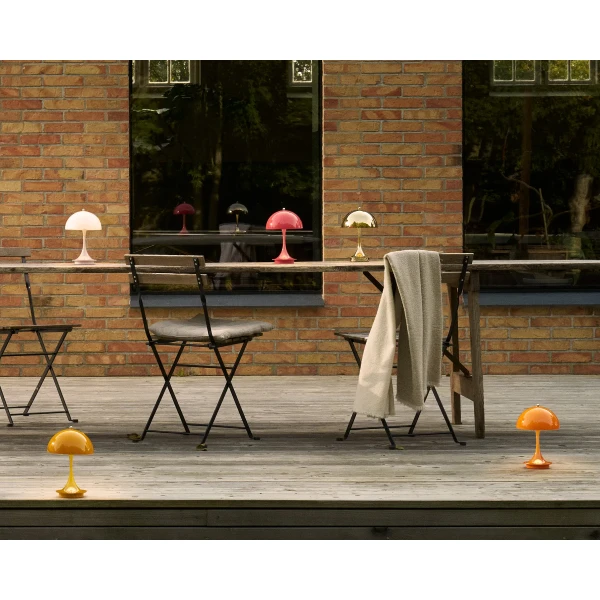 AW24 Panthella160Portable V3 Interior colors ON image