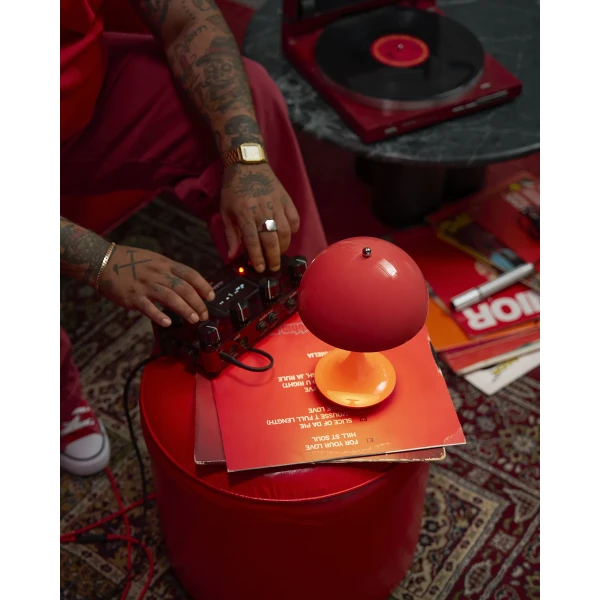 AW24 PanthellaV3 Red 01 kuva