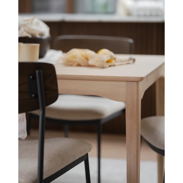 123125 b mb Markham dining table in whitewash oak 01 kuva