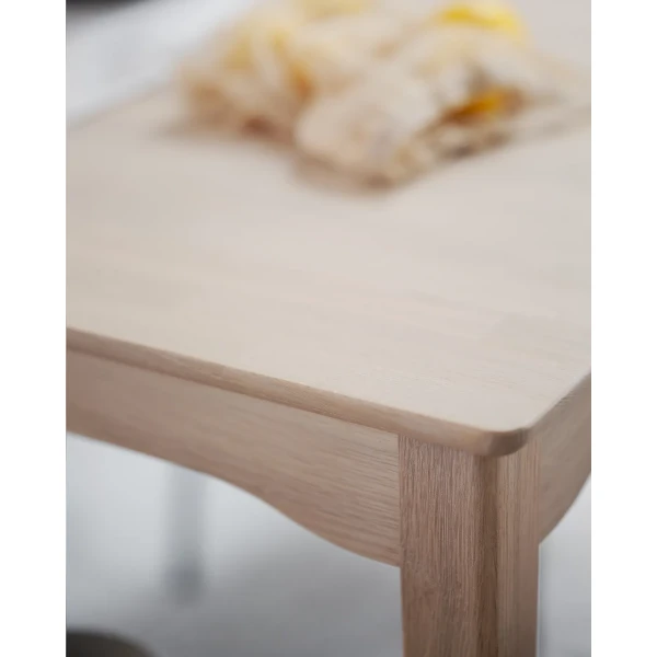 123125 b mb Markham dining table in whitewash oak 02 kuva