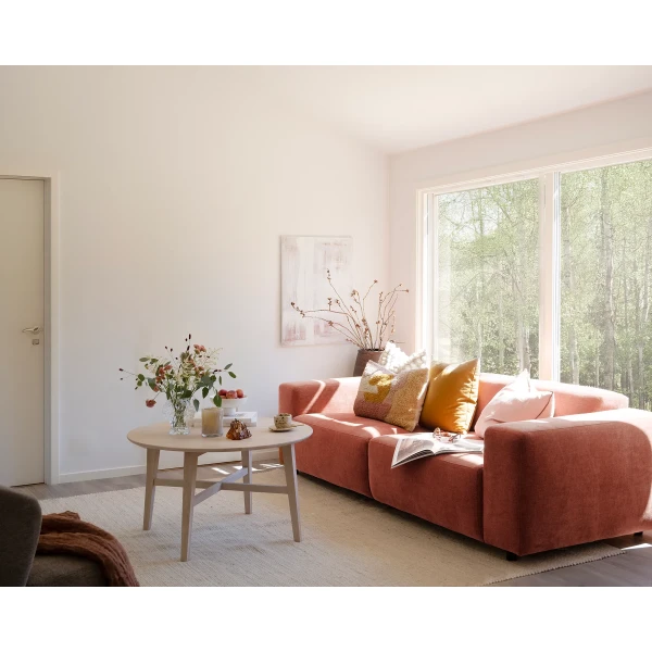 Rowico Willard 3 seater sofa Brenda 52 Filippa coffee table whitewash kuva