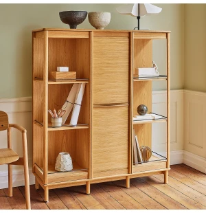 Skovby 546 kaappi, öljytty kuva