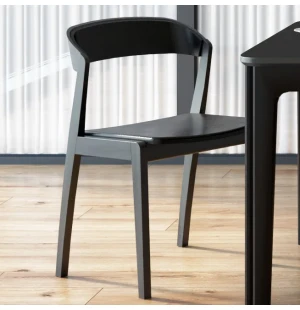 Skovby 826 tuoli, musta kuva