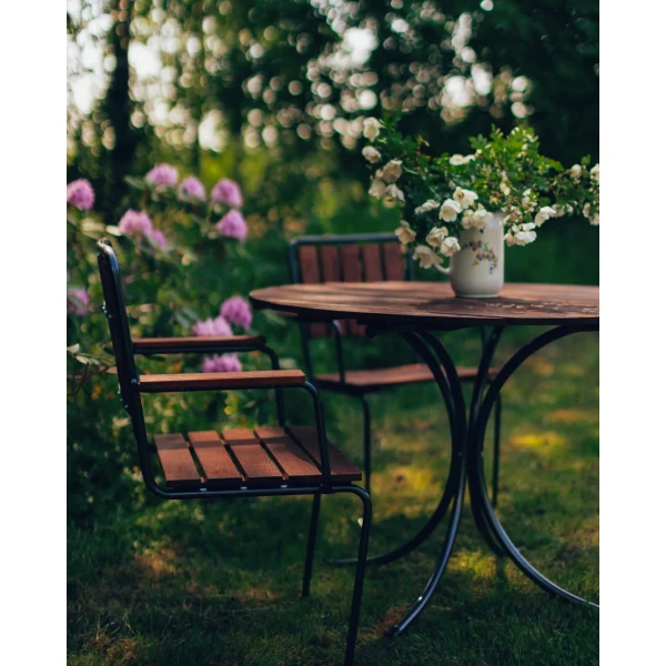 Varax Suvisaari ruskea brun pyorea poyta runt bord 4405 8000 tuoli stol 5 kuva