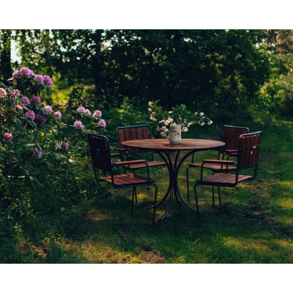 Varax Suvisaari ruskea brun pyorea poyta runt bord 4405 8000 tuoli stol 6 kuva