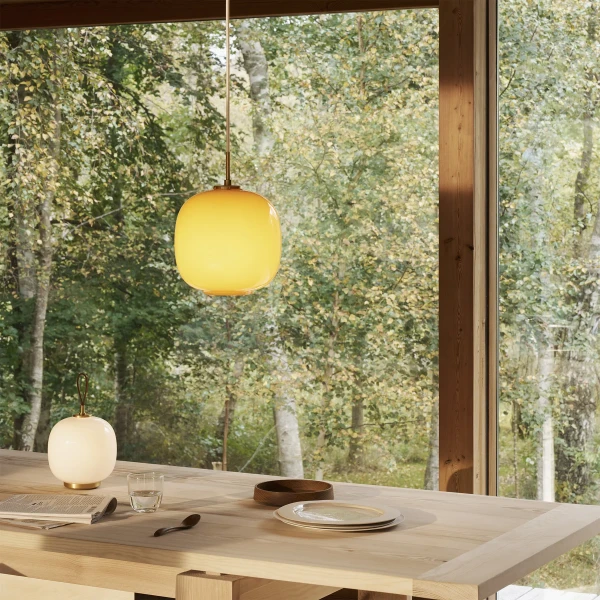 SS25 VL45 Radiohus Portable Asnaes PaleRose Pendant Yellow Dinner Table kuva
