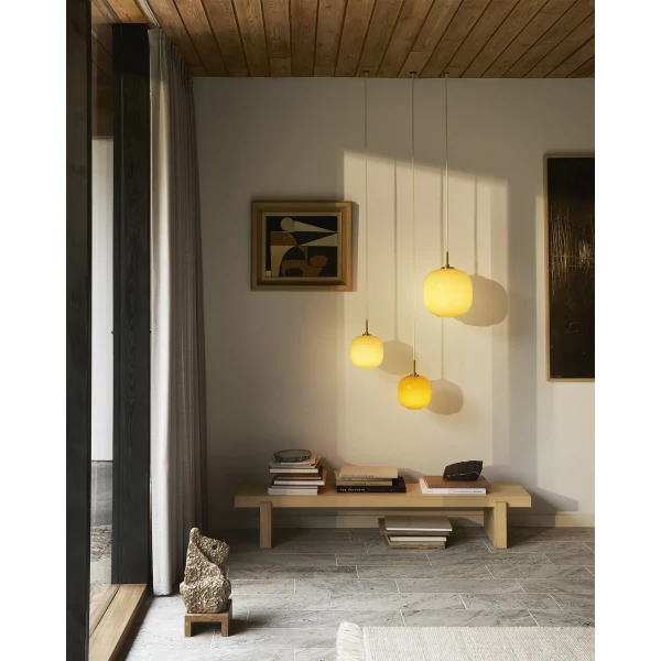 SS25 VL45 Radiohus Pendant 250 Vedbaek Amber 175 Yellow Amber kuva