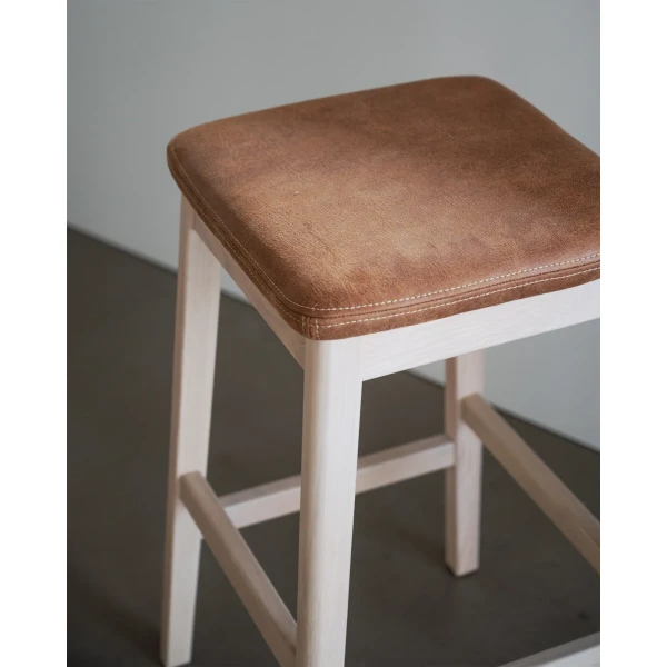149016 b mb Livermore bar stool ww brown 01 kuva