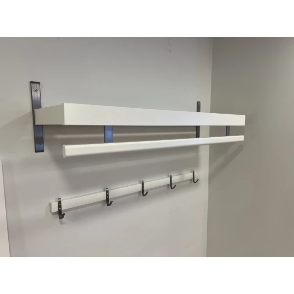 OM eteiskaluste kokonaisuus valkoinen 3 image