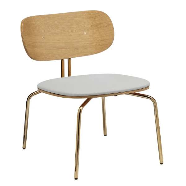 UMAGE packshot 5917 1C730 03 Curious lounge chair oak brass sterling 2 kuva