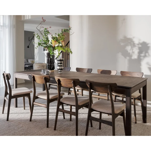 128220 120067 b mb Gardner dining table brown Rodham chair brown beige 05 kuva