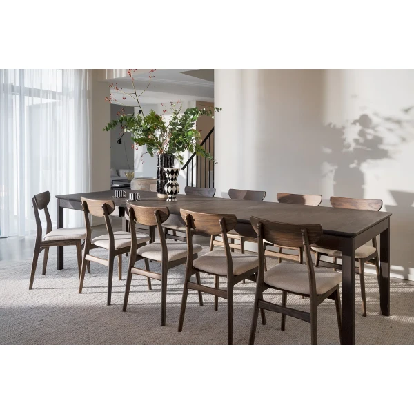 128220 120067 b mb Gardner dining table brown Rodham chair brown beige 06 kuva