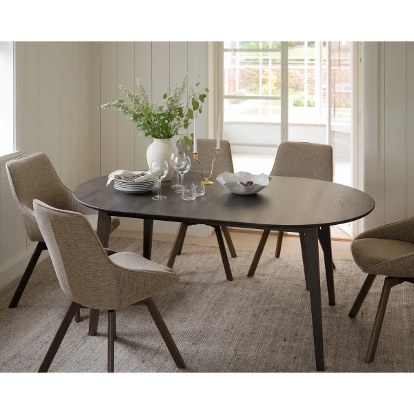 117866 117633 b mb Alison chair dark beige Filippa dining table oval brown 04 kuva