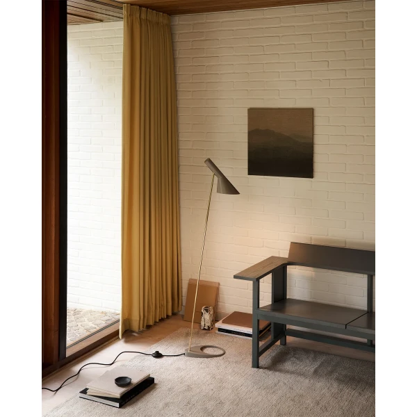 SS25 AJ Grey Brass Vedbaek AJ Floor Living Room kuva