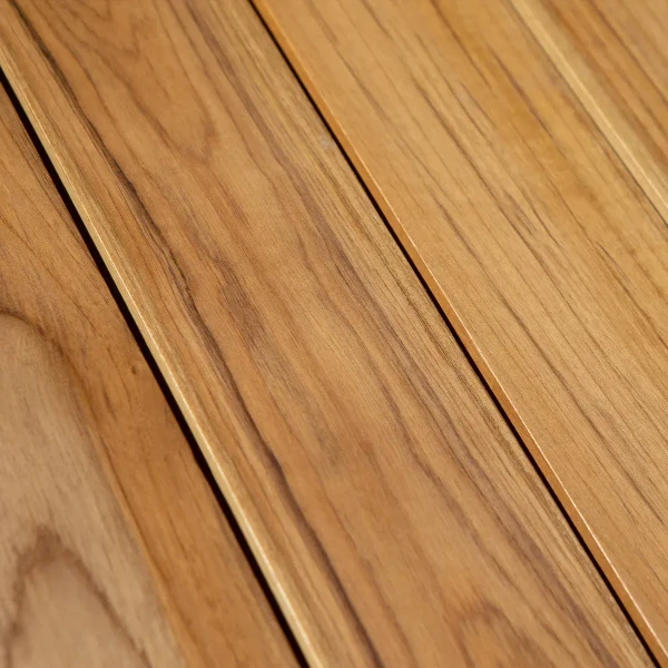 TeakCloseUp 1200x1200 kuva