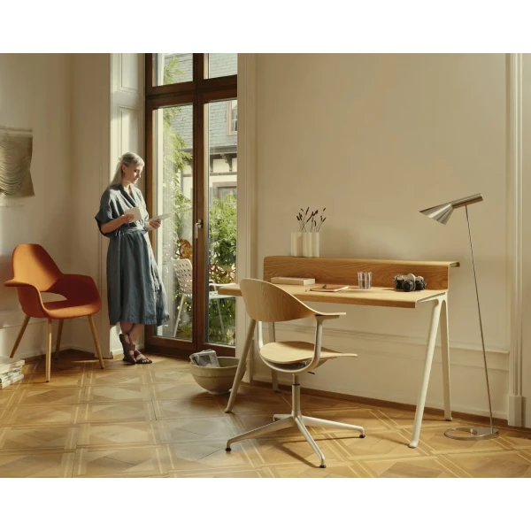 9374991 Mynt Plywood Courier Chalk Organic Highback Nuage with model v fullbleed 1440x image