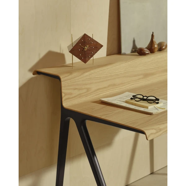 9338711 Courier Detail Natural Oak v fullbleed 1440x kuva