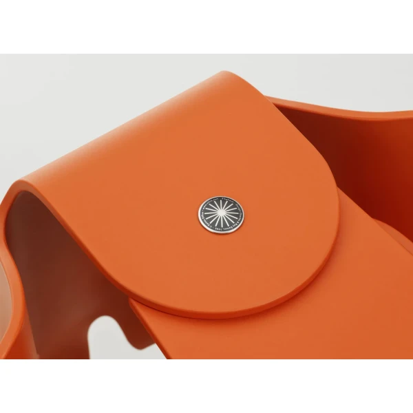 9465193 Eames Elephant v fullbleed 1440x kuva