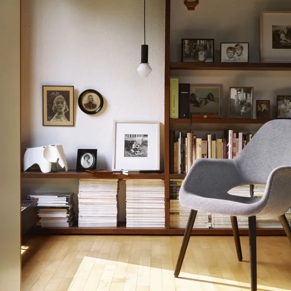 1876097 Organic Chair Ceramic Clock Eames House Bird black Eames Elephant small v fullbleed 1440x image