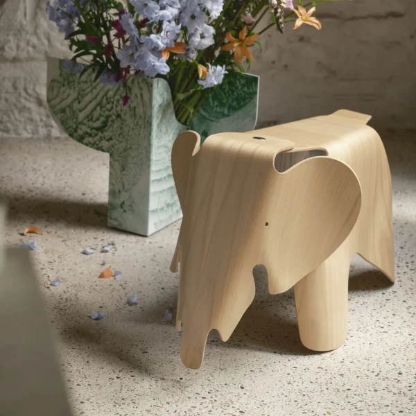 9579704 Eames Elephant plywood v fullbleed 1440x image