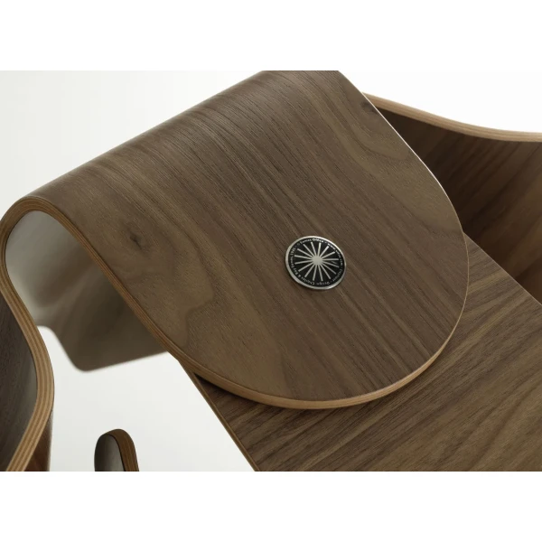 9422696 Eames Elephant Plywood Detail v fullbleed 1440x image