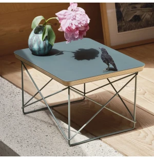 Vitra EAMES OCCASIONAL LTR pöytä, sininen kuva