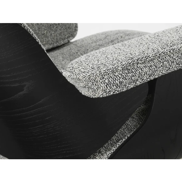 9437444 Eames Lounge Chair Detail Chestnut black master image