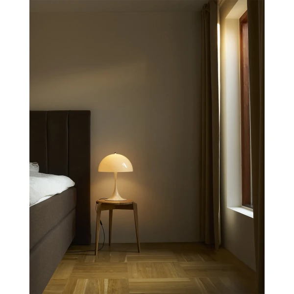 Panthella 320 Table Odense Beige Bed Room ON kuva