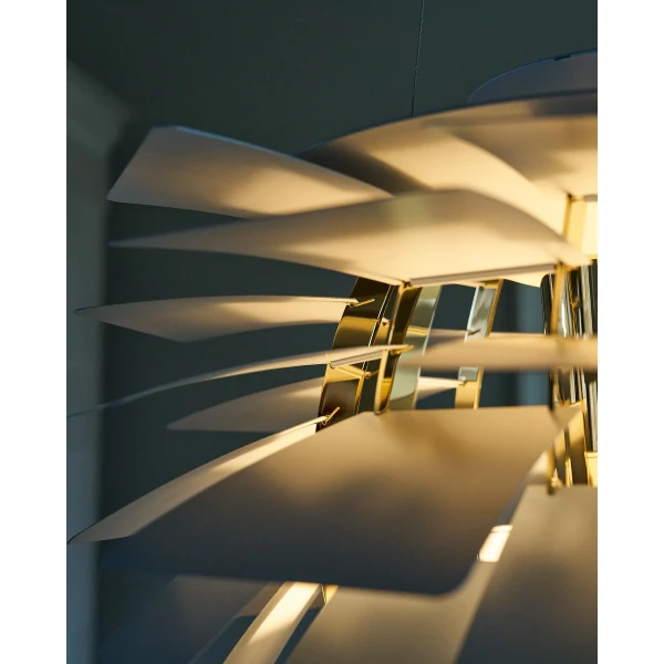 PH Artichoke Pendant Fredericia Dusty Green Brass Close Up ON 0266 kuva