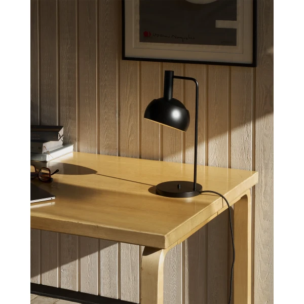 FJ Elements Fredericia Office Black Table Angle ON 1294 kuva