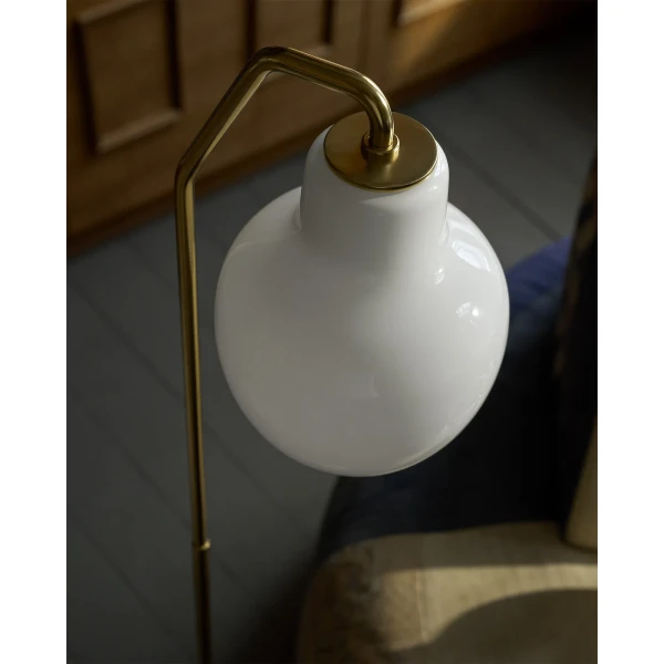 VL Ring Crown Fredericia Living Room Floor Close Up OFF 0173 kuva