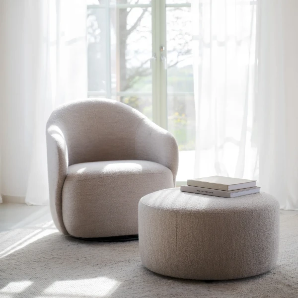 120199 148460 b mb Chapeltown sofa chair Alice 01 Joplin pouf 01 kuva