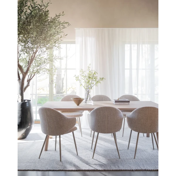 128120 128160 b mb Clapperton dining table ww Drake chair beige 01 kuva