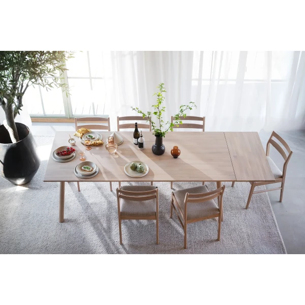 128160 128162 123506 b mb Clapperton dining table and extension ww Kerwin chair beige ww 01 kuva