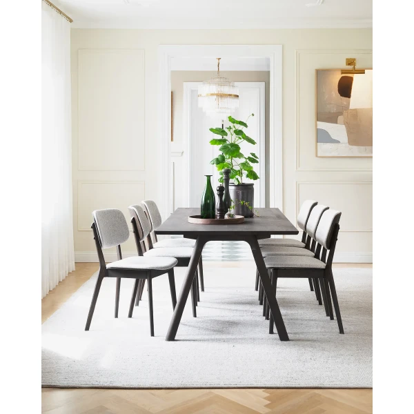 128170 121288 b mb Clapperton dining table brown Barrett chair brown 02 kuva