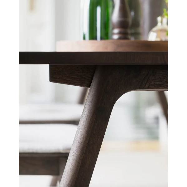 128170 b mb Clapperton dining table brown 01 kuva