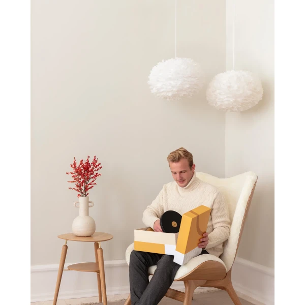 UMAGE lifestyle A Conversation Piece tall oak teddy white My Spot oak Eos medium white kuva