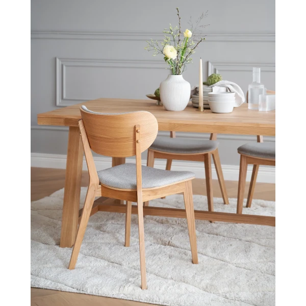 108534 113042 b mb Brooklyn dining table oak Kato chair oak beiegrey 03 image