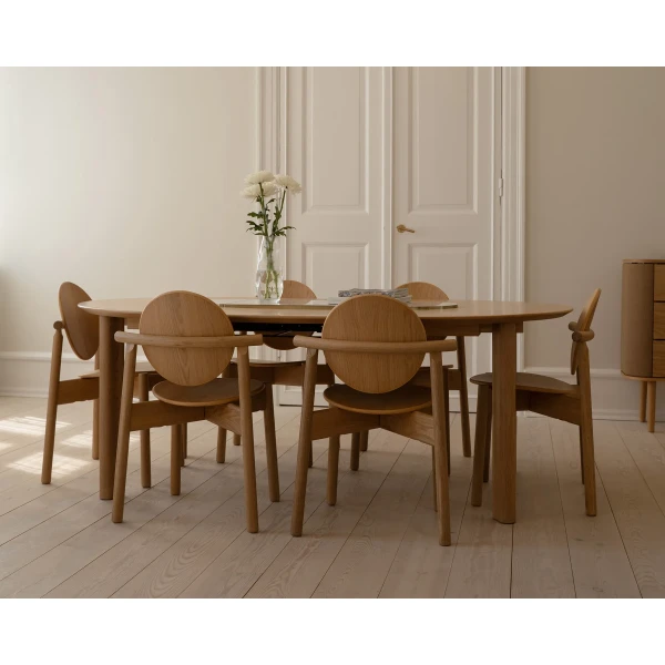 UMAGE lifestyle Heiko dining chair oak Comfort Circle with extension oak Ceramic Top bianca brass 5 image