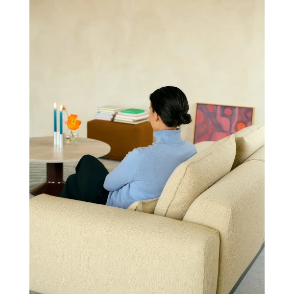 editorial in situ hearth 7 midst grey marble dark red pair echo acca 361 ORG kuva