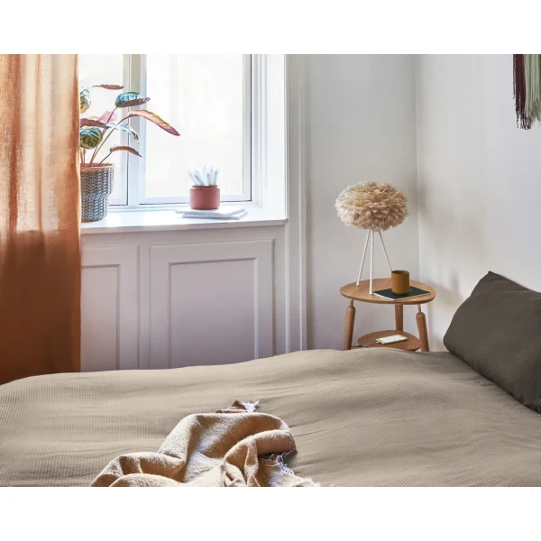 UMAGE lifestyle Eos Up large Eos mini light brown Tripod table white kuva