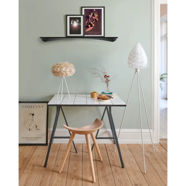 UMAGE lifestyle Eos mini light brown Conia mini white Tripod table Tripod floor Flow kuva