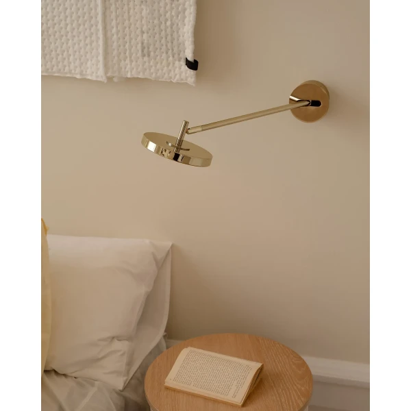 UMAGE lifestyle Asteria wall lamp long polished brass 5 kuva