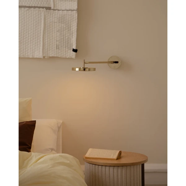 UMAGE lifestyle Asteria wall lamp long polished brass 6 kuva