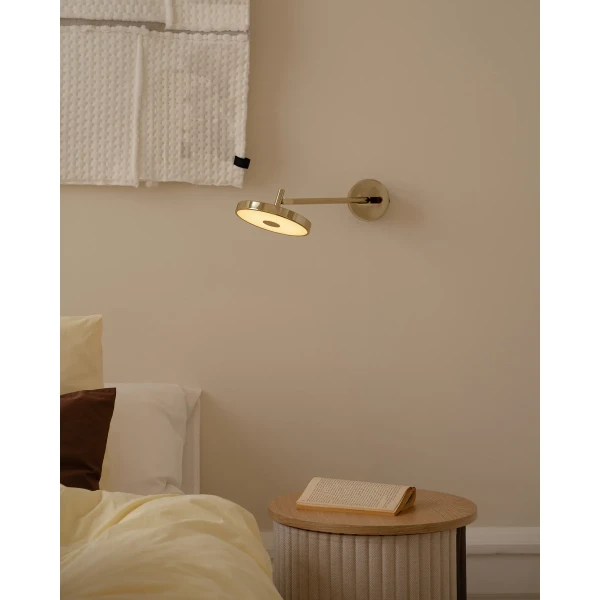 UMAGE lifestyle Asteria wall lamp long polished brass 7 kuva