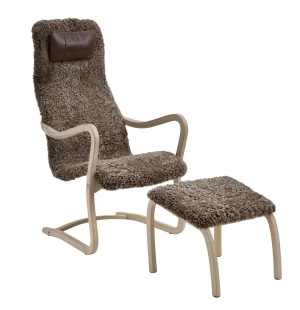 Bröderna Anderssons LUNA fåtölj + fotpall, vitpigmenterad ek/fårskinn sahara image