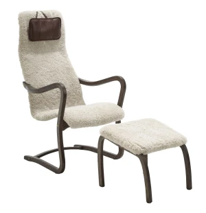 Bröderna Anderssons LUNA fåtölj + fotpall, rökt ek/fårskinn moonlight image